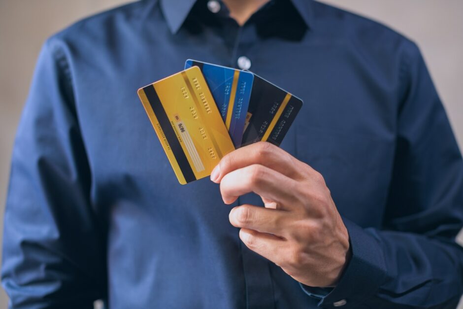 Payer avec une fausse carte bancaire : quels sont les risques et les