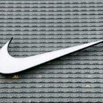 Prix du logo Nike de Carolyn Davidson : histoire et signification du célèbre swoosh