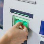 Retirer de l’argent avec une carte de crédit : conseils pour éviter les pièges